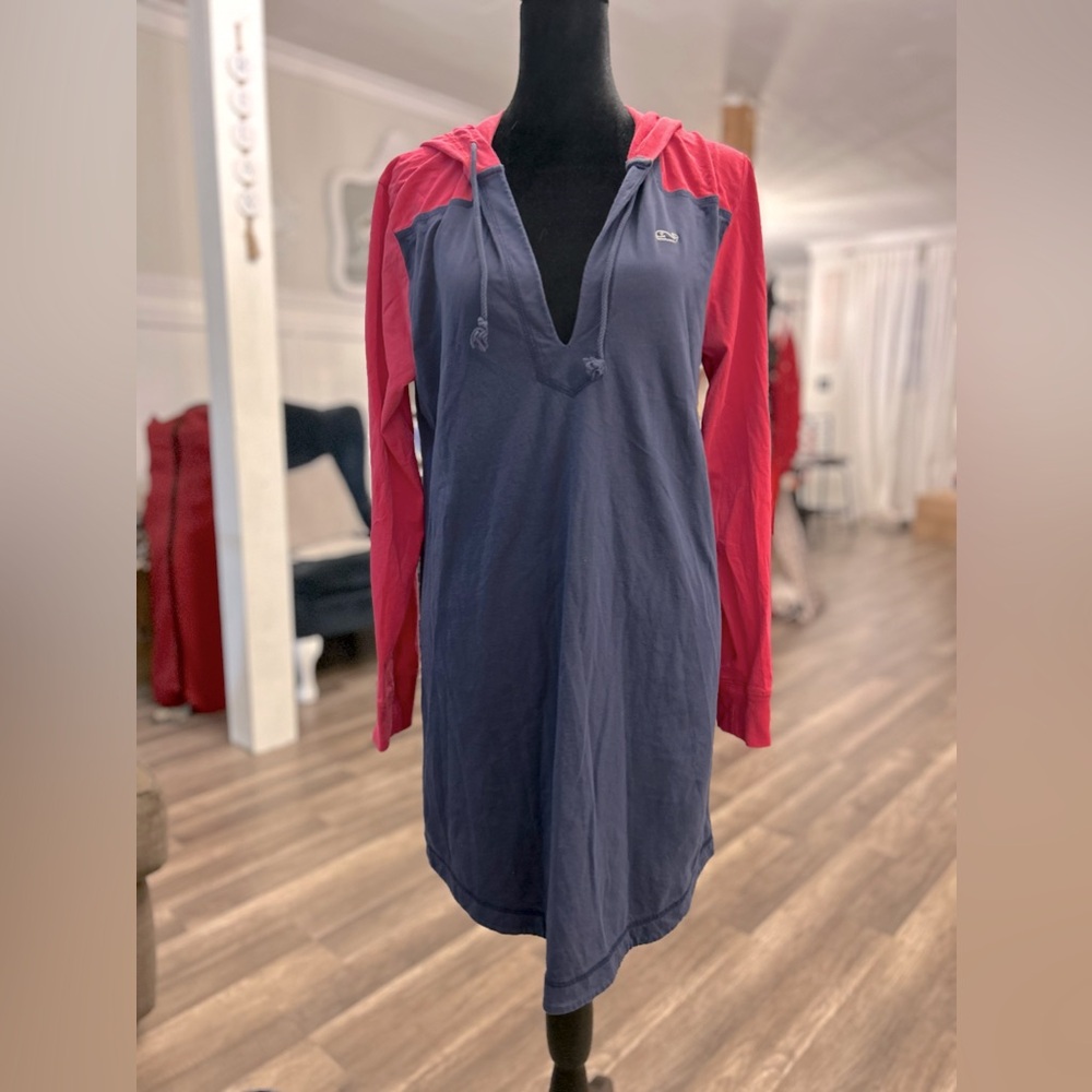 Vineyard Vines size medium hoodie swim coverup hot pink and navy